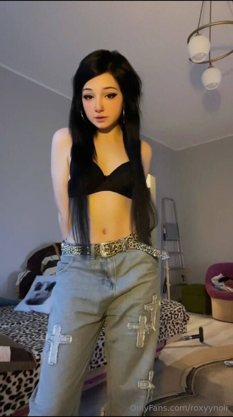 Roxyynoirrr star free pics
