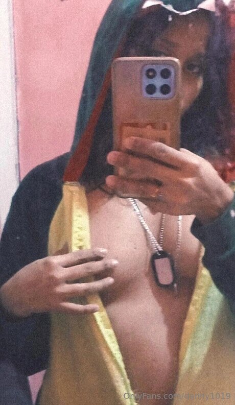 Danny1019 pretty model pic