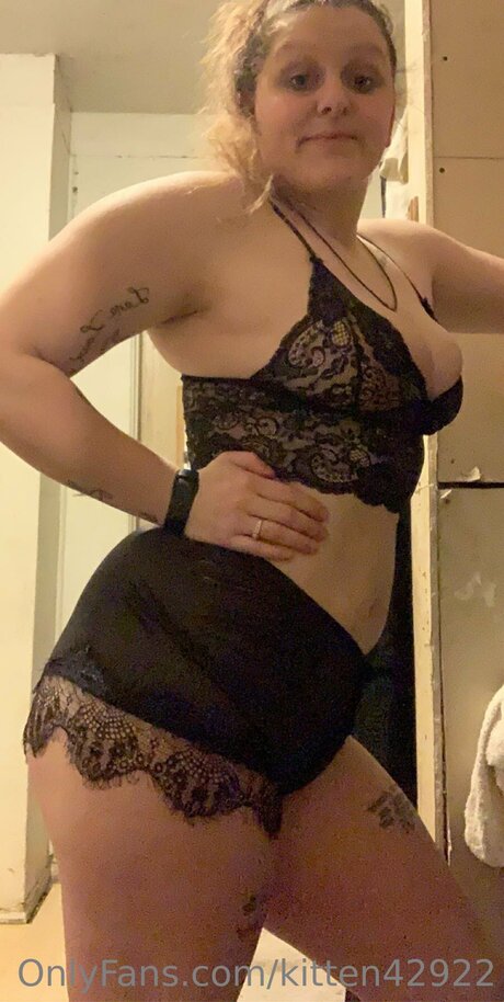 Kitten42922 free pornstar photo