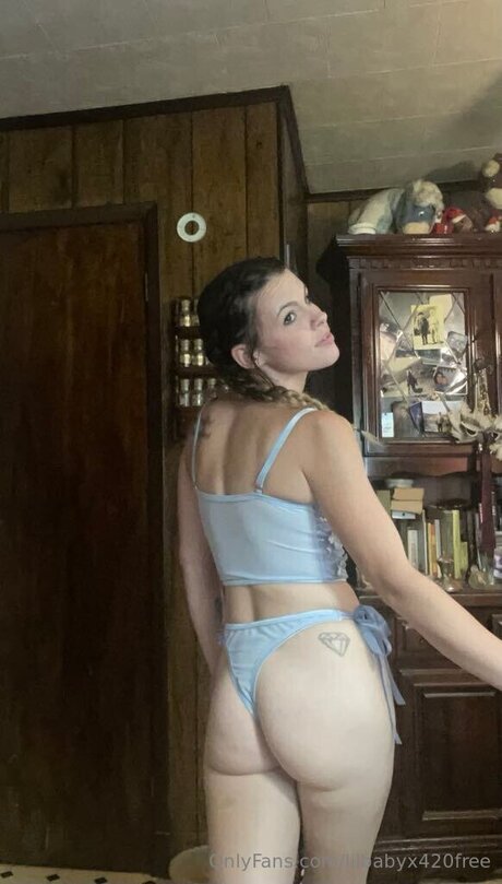 Lilbabyx420free sex pornstar photos