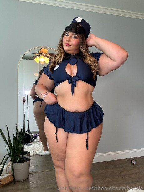 Thebigbootybarbie adult model image