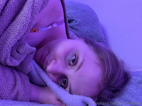 Liv Freeport star art image