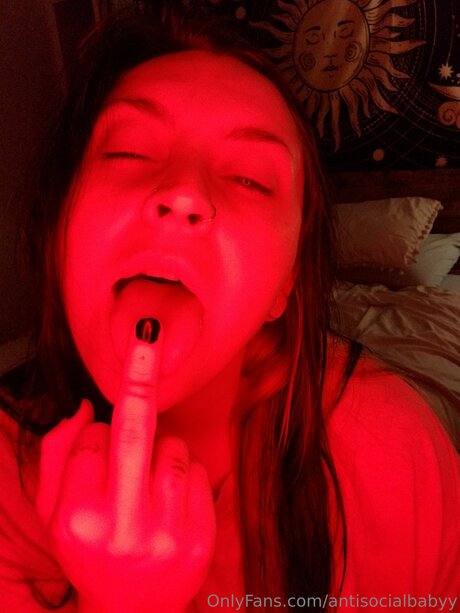 Antisocialbabyy model exclusive picture