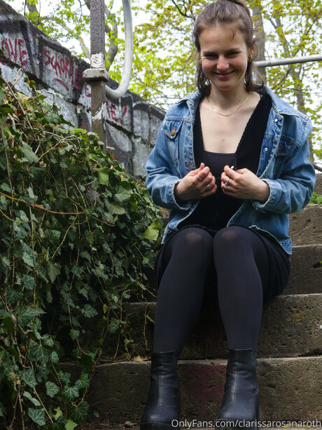 Clarissarosanaroth exclusive star image