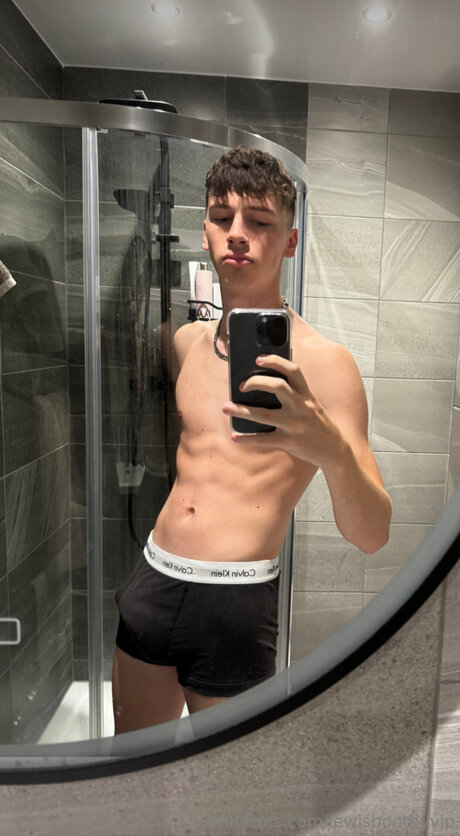 Lewisboothyvip pretty pornstar pics
