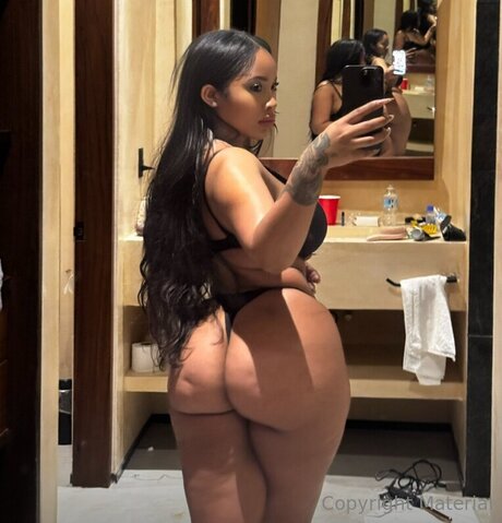 Misskaelynmarievip pretty model pics