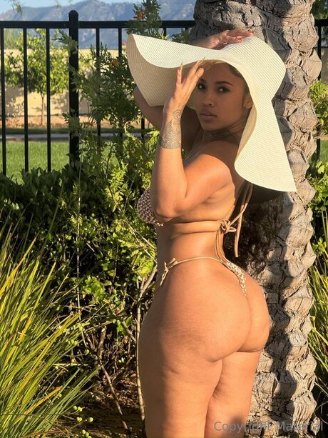 Misskaelynmarievip erotic model archive