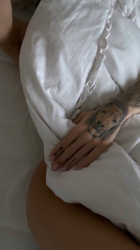 chicks with dicks onlyfans sexy nude pic