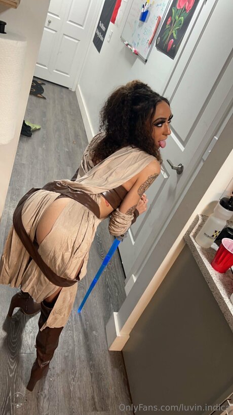 Becxa Hills star exclusive picture