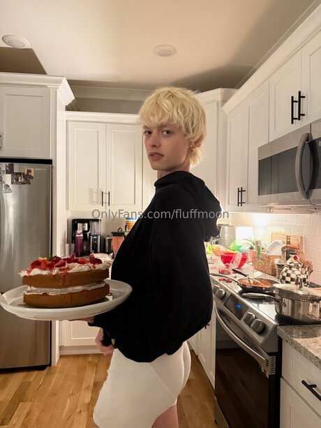 Fluffmoon pretty model photo