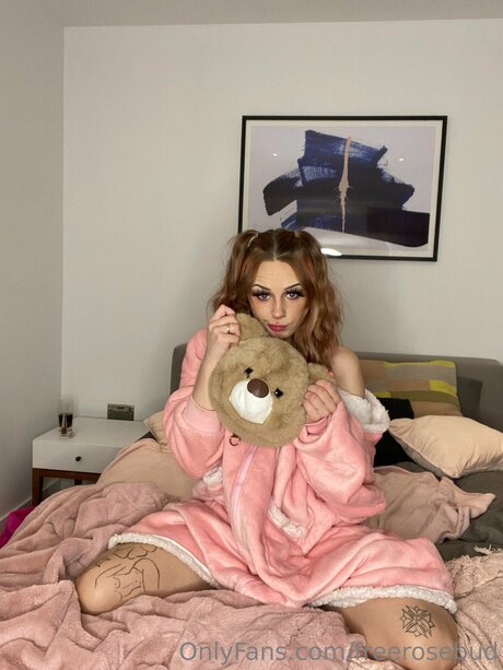 Freerosebud hot actress pic