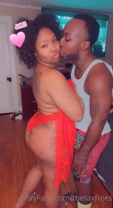 Thetaxfrees model free img