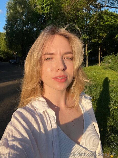 Dora Hihi model free photos