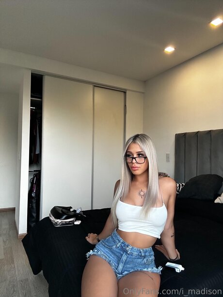 Iammaddie06 pornstar high quality pic