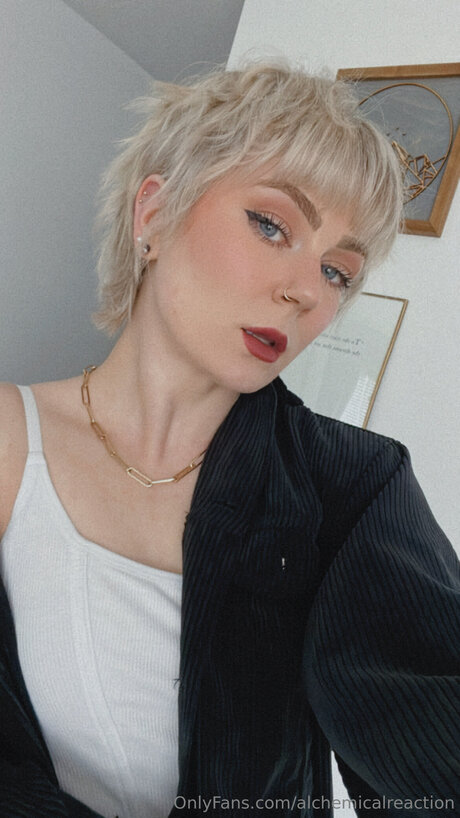 mirror selfie onlyfans nudes gallery