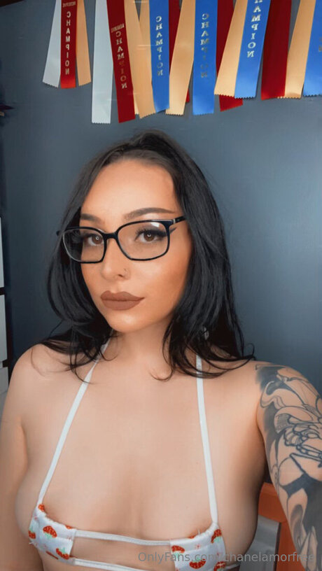 Chanelamorfree naked actress image