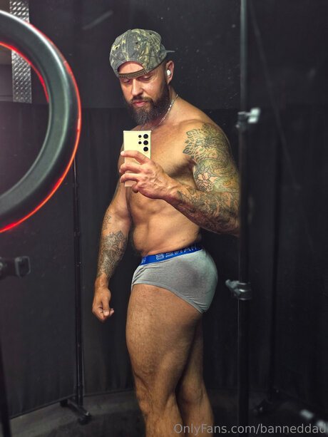 Banneddad model pretty image