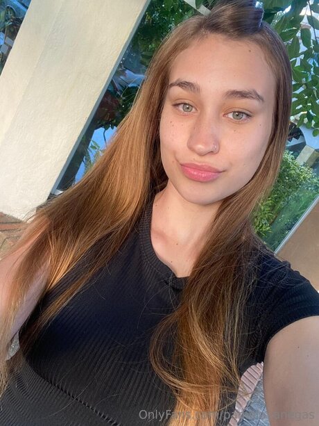 Pamelavanegas model erotic image