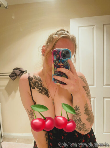 Bluebeatle star adult images