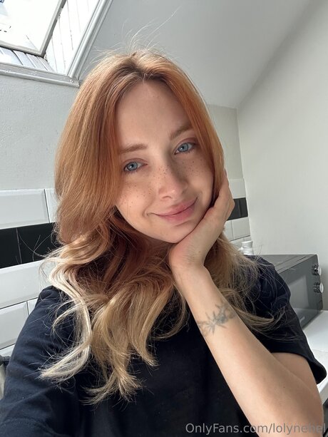 Lolynebel model sex galleries