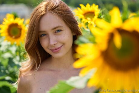 Lolynebel model sexy pictures