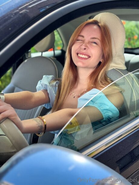 Lolynebel hot star picture