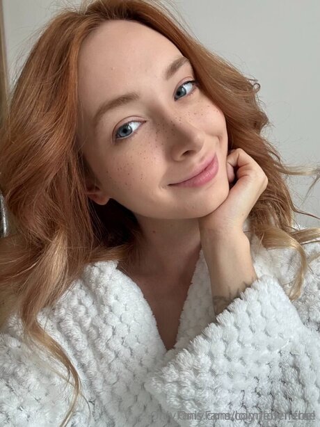 Lolynebel adult star image