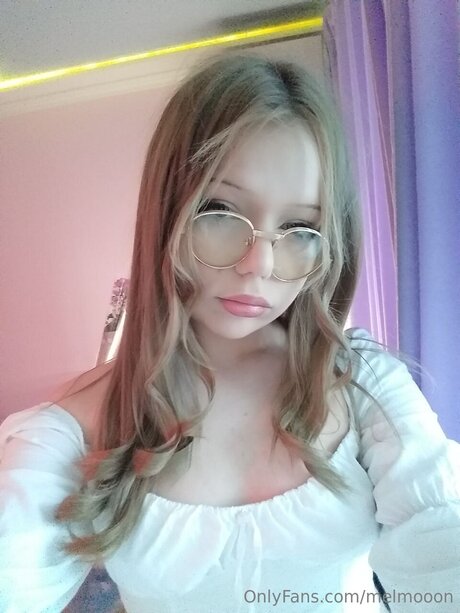 female popular onlyfans sexy nudes picture