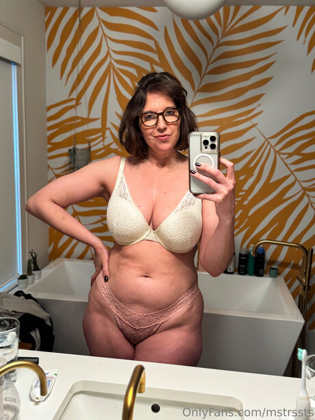 Mstrssts porn model photos