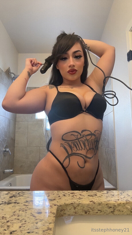 Itsstephhoneyxo21 pretty pornstar pics