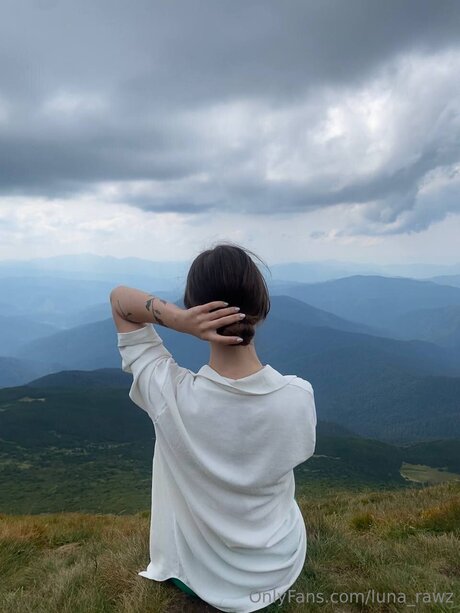 Luna Rawz model art pics