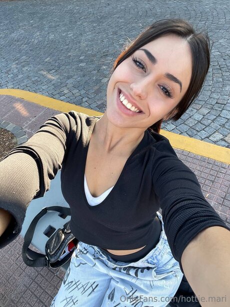 Hottie Mari model pornographic galleries