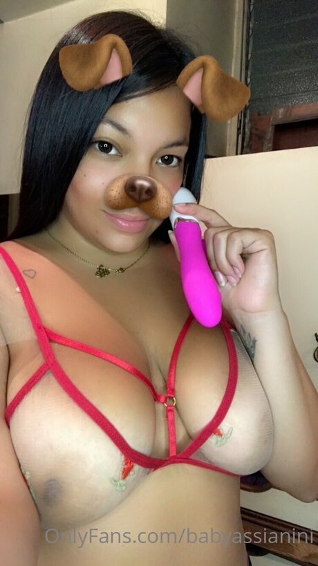 Babyassianini star exclusive images