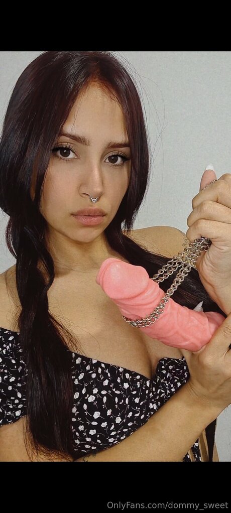 Dommy Sweet pornstar beautiful photos