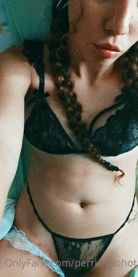 Perriandohot adult model picture