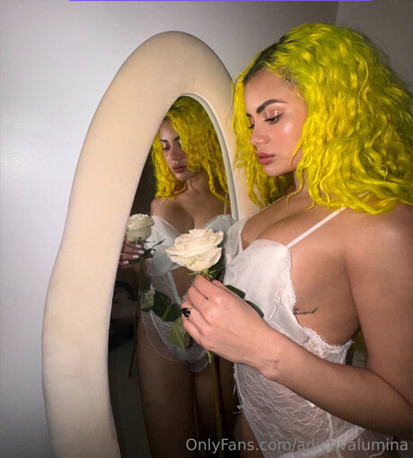 Adictivalumina beautiful actress pic