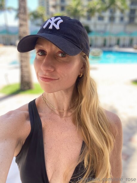 Lele Rose naked pornstar archive