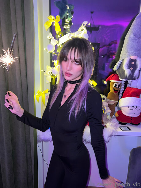 Alice Its Me star naked archive