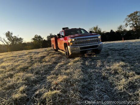 Countrycabin pornographic model picture