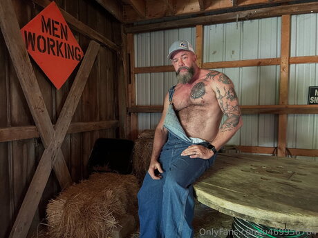 U469956764 porn model pic