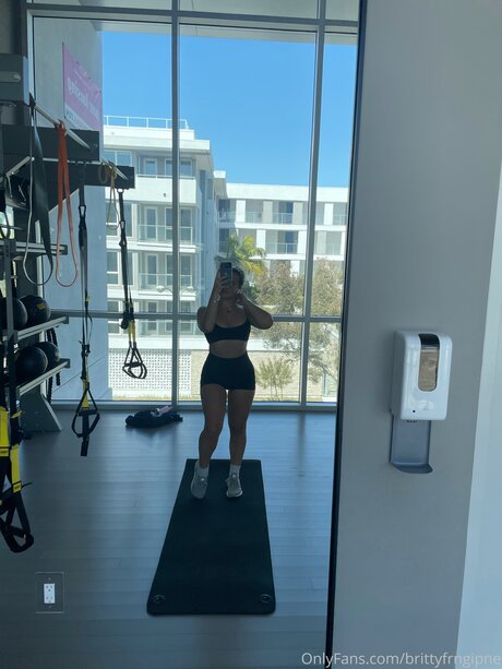 Brittyfrngipne model perfect photos