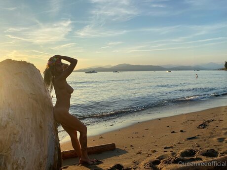 Queenvee Sexy adult actress pic