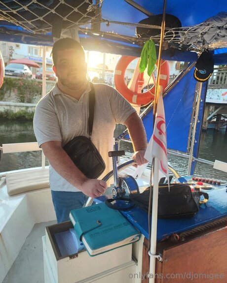 Djomigee hd model pic