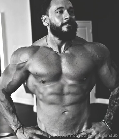 Thebigitaliansub model pretty images