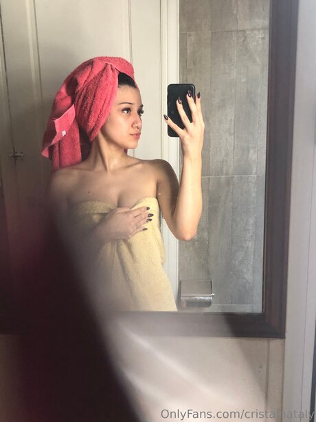 Cristalnataly adult model pictures