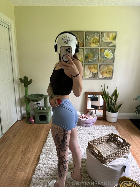 Prettypandora9 pornstar pretty pic