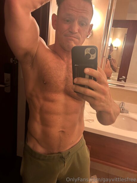 Gayvittlesfree model high quality pics