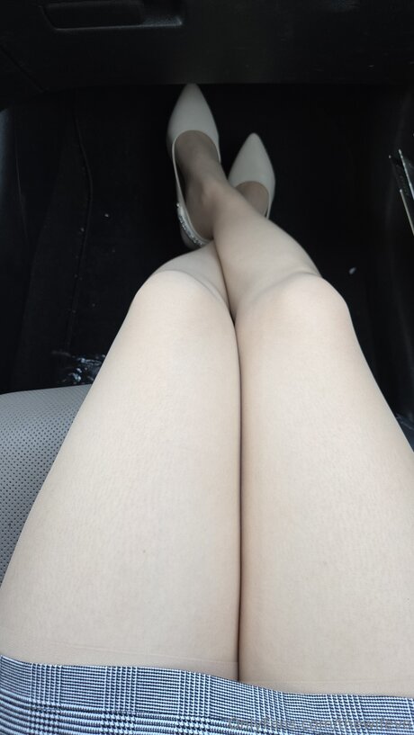 leather leggings onlyfans top img