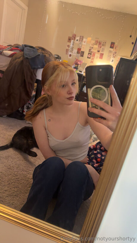 Notyourshortyy beautiful pornstar image