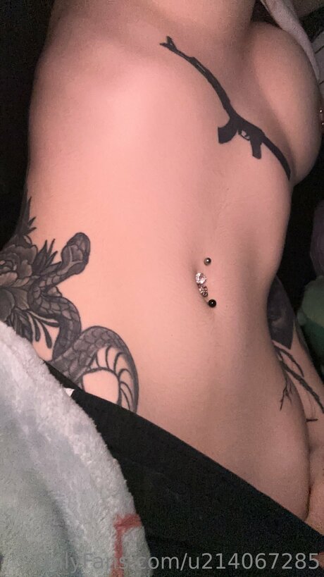 U214067285 erotic star photo